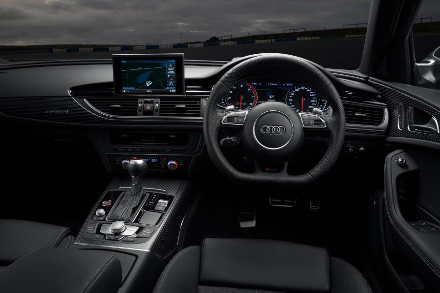 Торпедо Audi RS6 Avant (4G, C7) 2015 года  (AU) (фото 15 из 18)